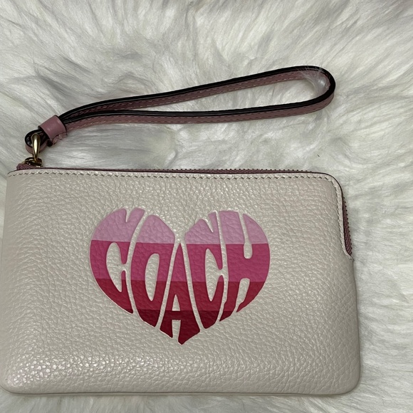 Coach Bookbag Pink heart shaped logo - Picture 6 of 10